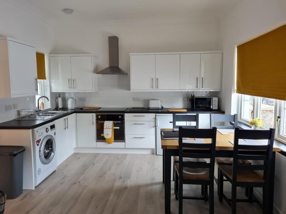 1 Golf Mews Apartment บัลลาเทอร์ ภายนอก รูปภาพ