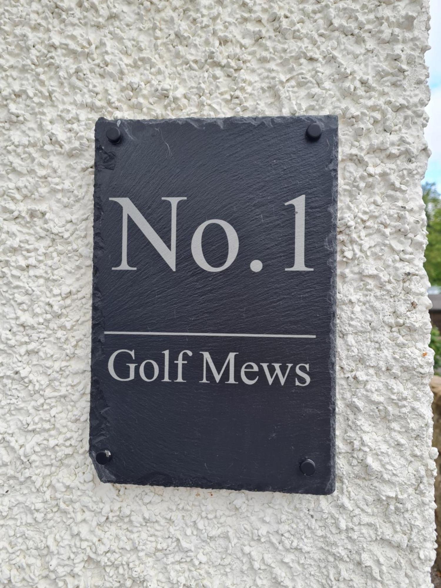 1 Golf Mews Apartment บัลลาเทอร์ ภายนอก รูปภาพ